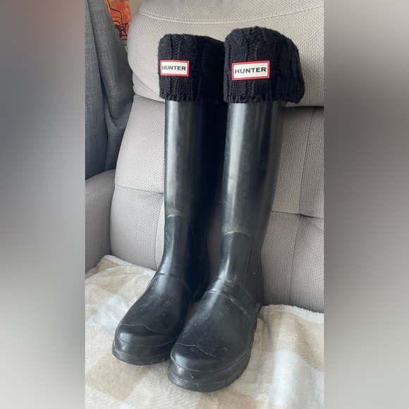 Hunter Classic Black Waterproof Boots with socks size 8 - Picture 1 of 16